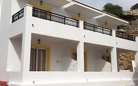 Coloma Apartments Pefkos